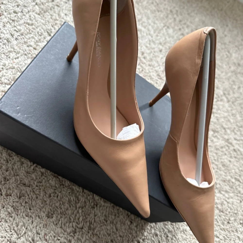 Tony Bianco heeled shoes - Picture 2 of 3